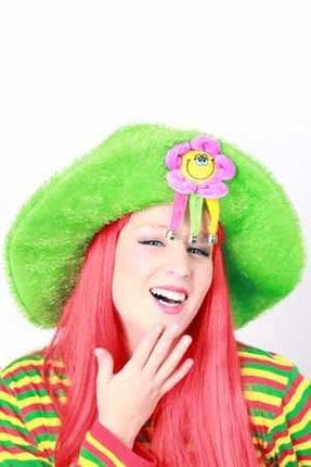 Grashoed met bloemen