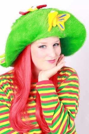 Grashoed met vlinders